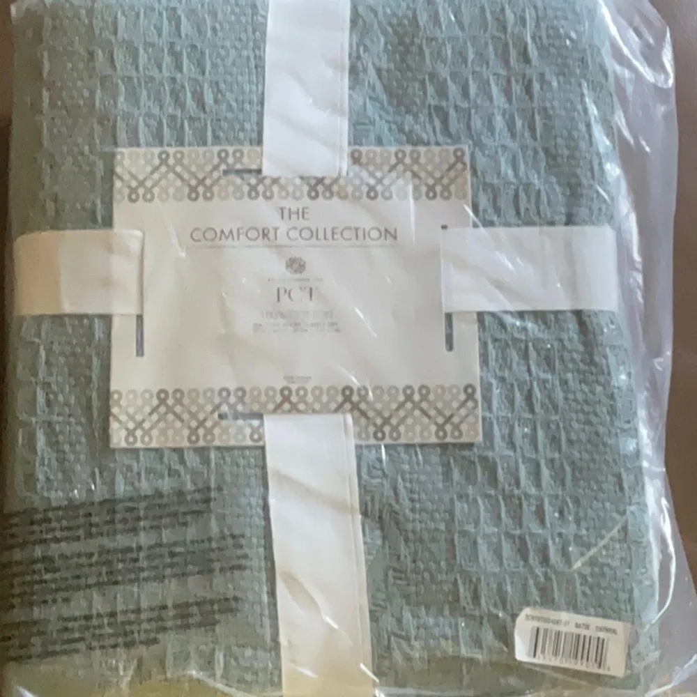 🟦◻️ Set of 2 Woven Batik Cotton Throws ◻️🟦